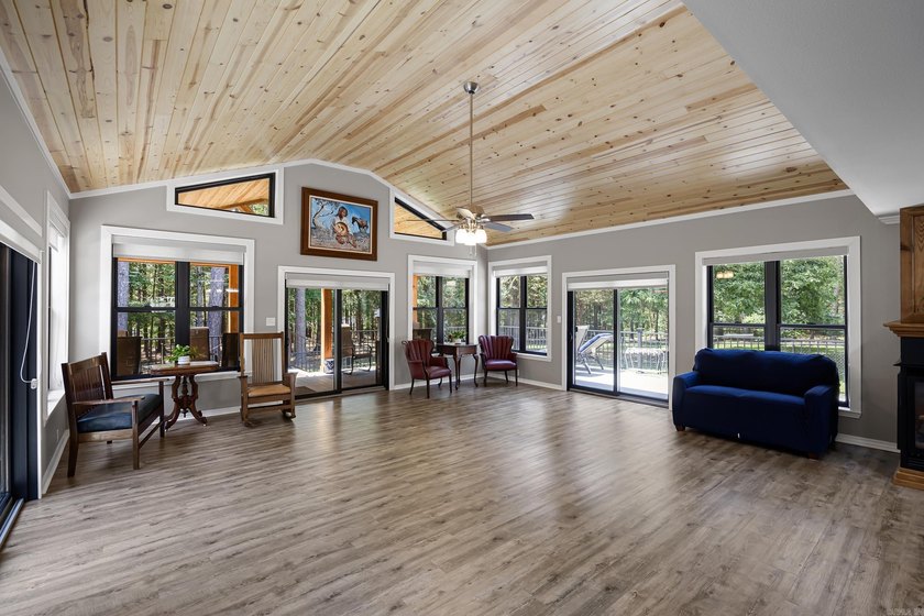 WATERFRONT PROPERTY WITH BOAT DOCK! Experience peaceful country - photo 11