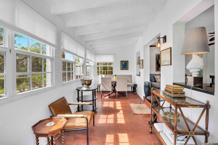 Charming historic CBS home in sought-after Parrot Cove, designed - photo 5
