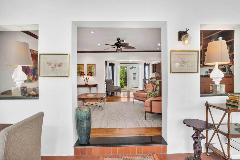 Charming historic CBS home in sought-after Parrot Cove, designed - photo 7