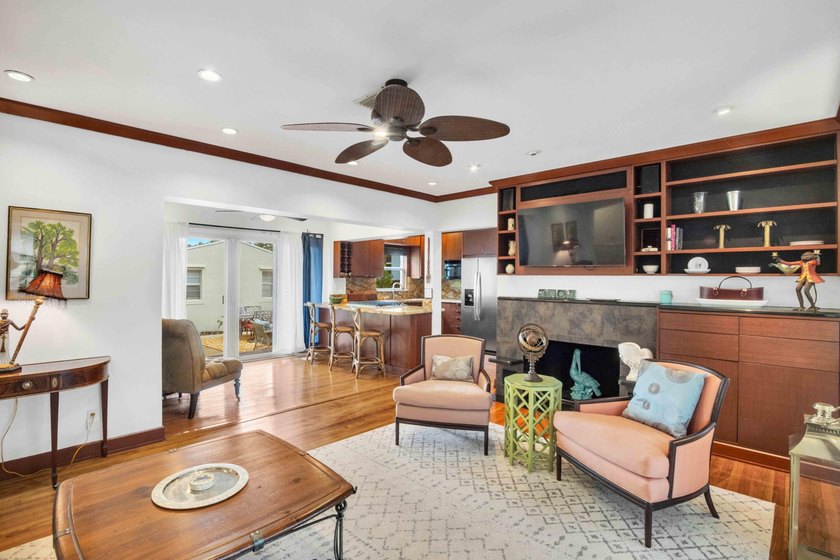 Charming historic CBS home in sought-after Parrot Cove, designed - photo 8