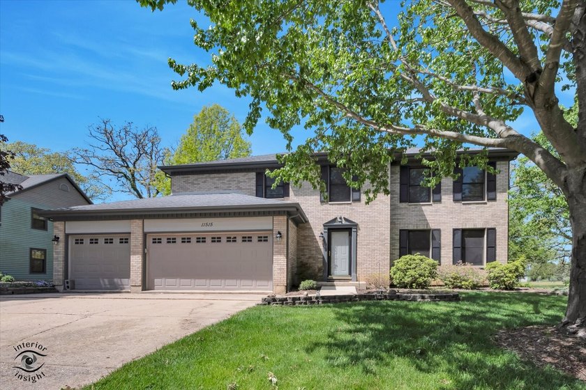 Beautifully maintained 5-bedroom, 3.5-bath home with over three - photo 3