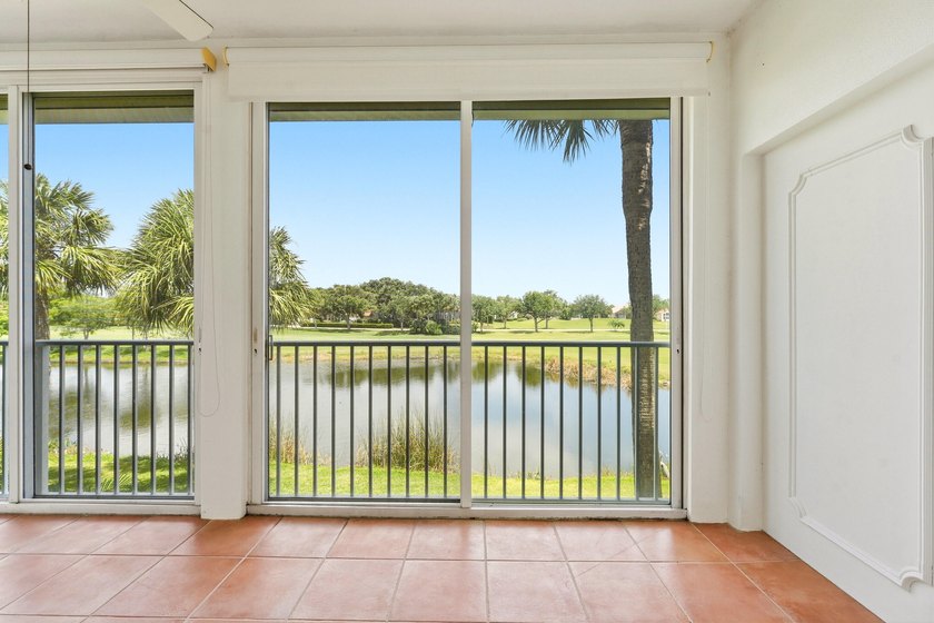 Experience spacious luxury in the largest corner unit in Camden - photo 2
