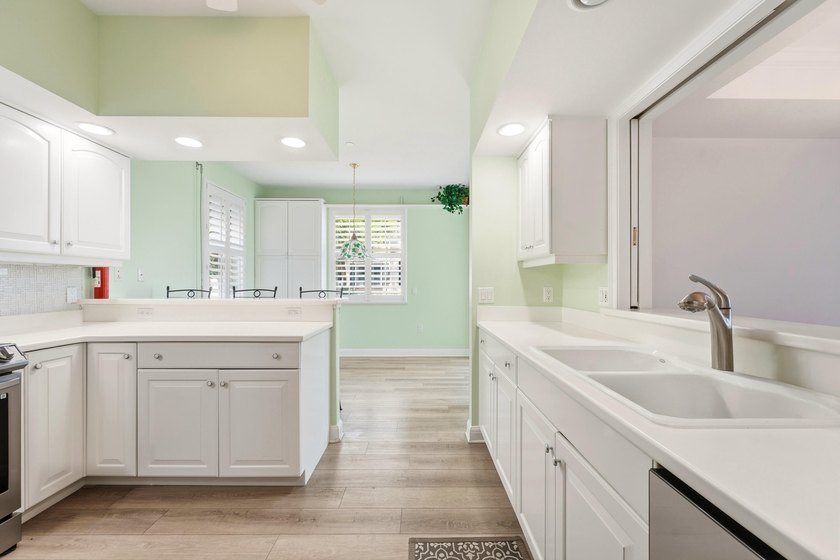 Experience spacious luxury in the largest corner unit in Camden - photo 3