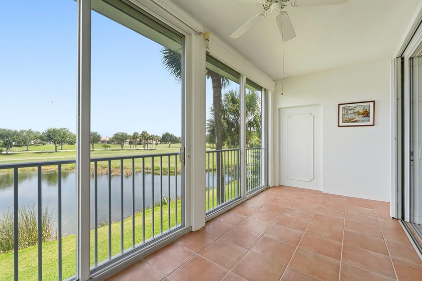 Experience spacious luxury in the largest corner unit in Camden - photo 4