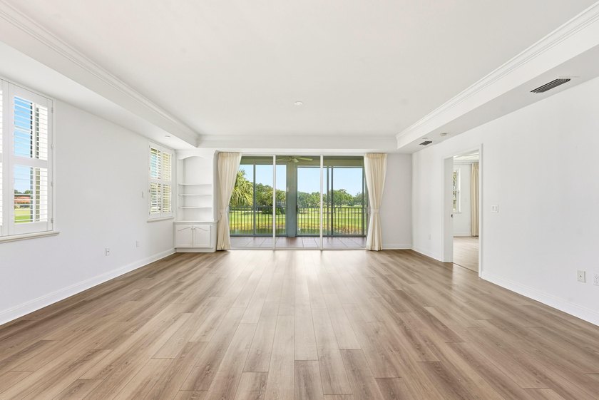 Experience spacious luxury in the largest corner unit in Camden - photo 8