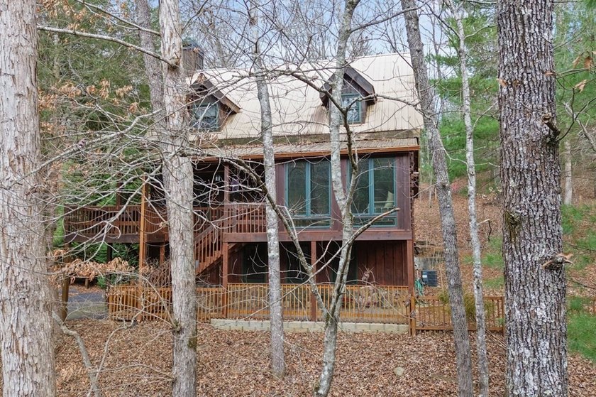 MOTIVATED SELLER! Ready to leave the noise behind? Welcome to - photo 3