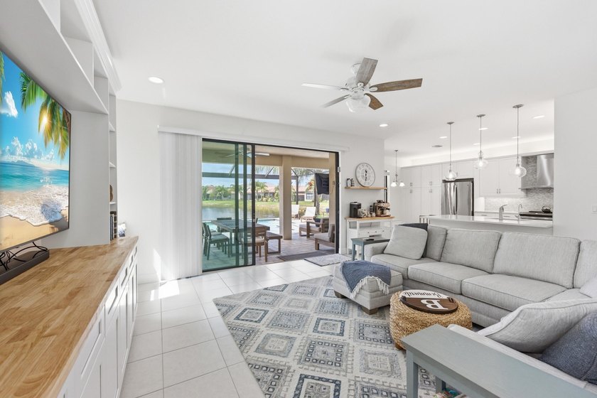 GL Homes Marina Bay Manned gated community . Built in 2021 . A - photo 16