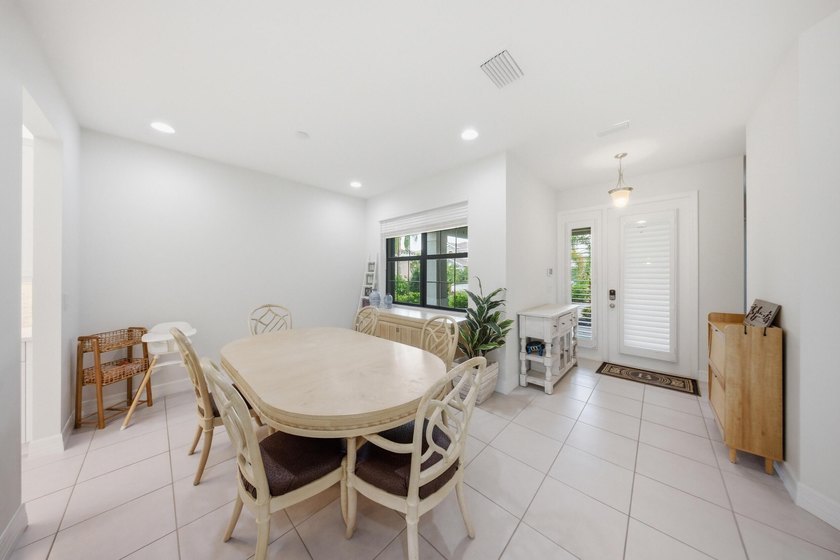 GL Homes Marina Bay Manned gated community . Built in 2021 . A - photo 21