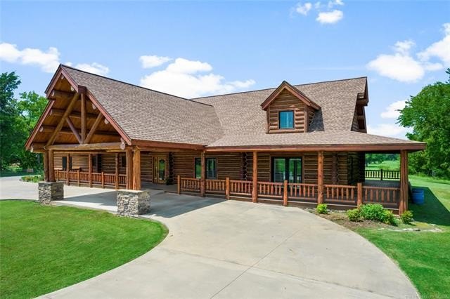 This meticulous, custom log home is high quality in design - photo 44