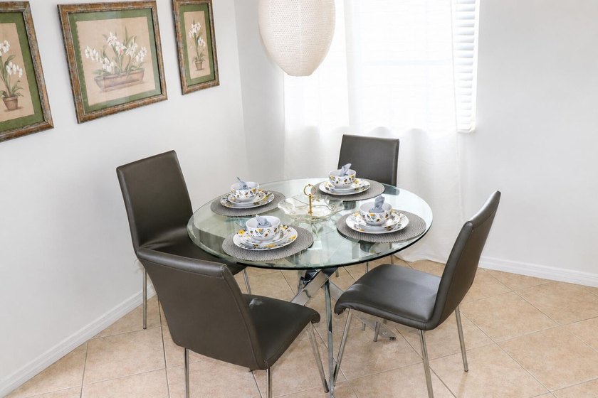 Move right into this beautifully updated 2-bedroom, 2-bathroom - photo 5