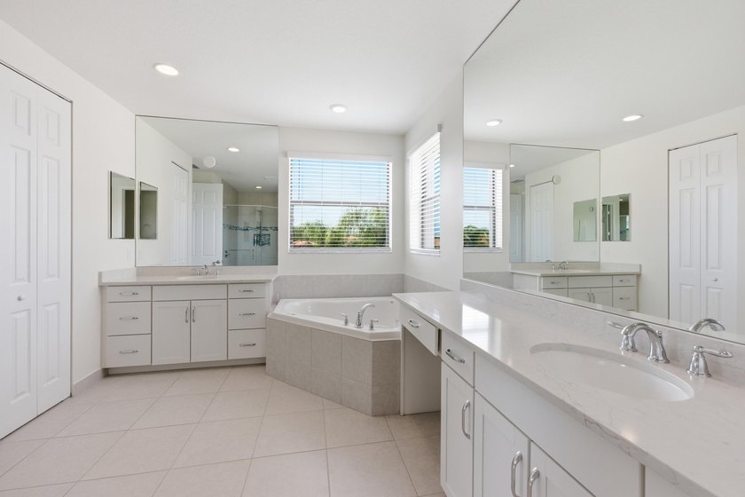 GL Homes Marina Bay Manned gated community . Built in 2021 . A - photo 56