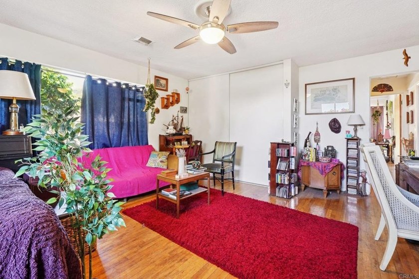 Welcome to 437 Court Ave, a charming Mid-Century Modern hillside - photo 11