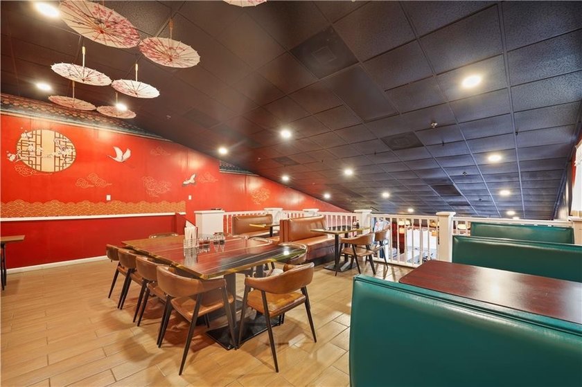Incredible opportunity to own your own mid-Island restaurant! - photo 11
