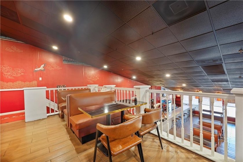 Incredible opportunity to own your own mid-Island restaurant! - photo 13