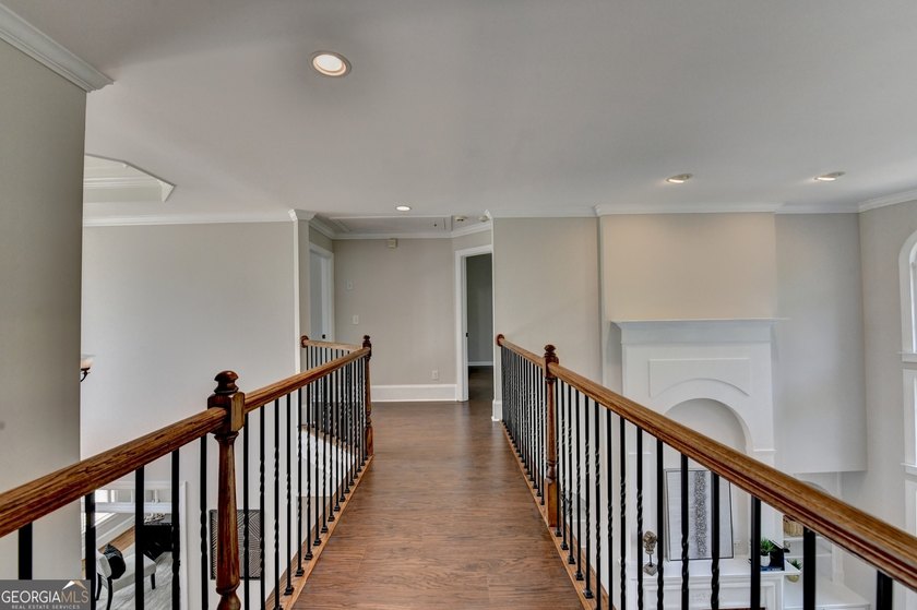 PRICE TO SELL!!! Welcome to this stunning 5-bedroom, 5 full bath - photo 18