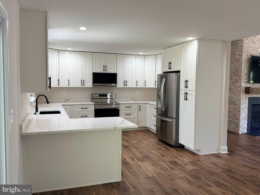 Nestled in the prestigious Lake of the Woods community, this - photo 25