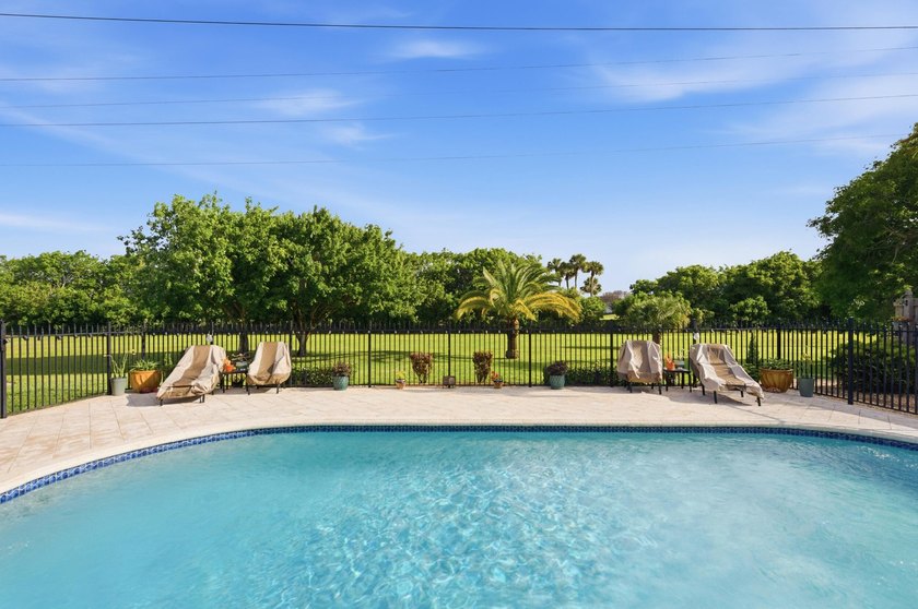 Beautifully maintained three bedroom, two bathroom With option - photo 28