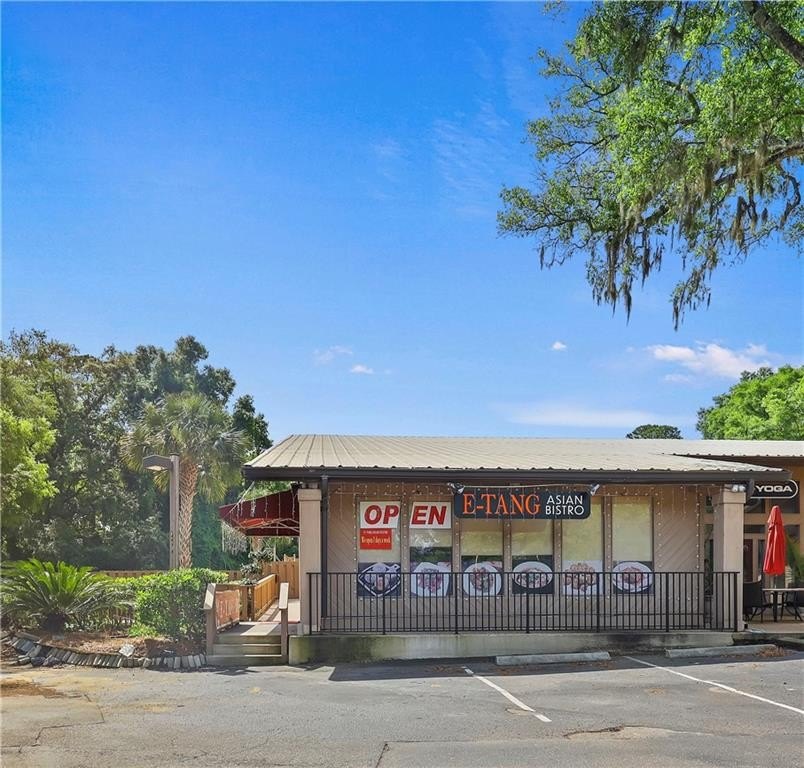 Incredible opportunity to own your own mid-Island restaurant! - photo 30