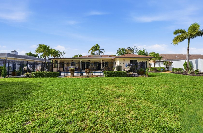 Beautifully maintained three bedroom, two bathroom With option - photo 33