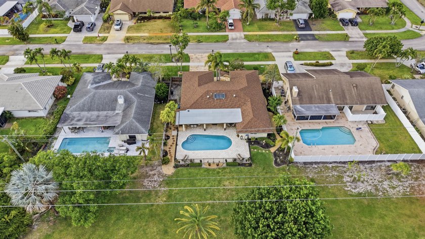 Beautifully maintained three bedroom, two bathroom With option - photo 41