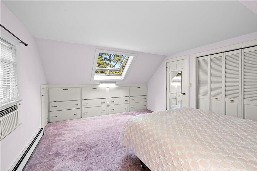 Lovingly cared for by one family since it was built, this - photo 21