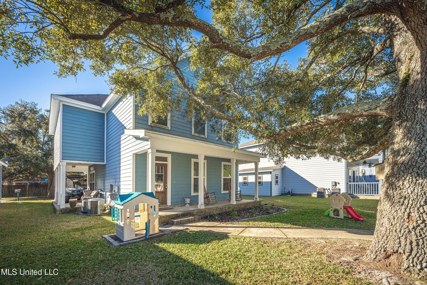 Located within the Ocean Springs Golf Cart District, this - photo 3