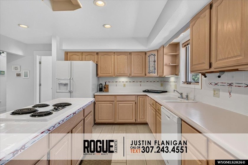 Welcome to this spacious 4,000 sq. ft. home offering plenty of - photo 33