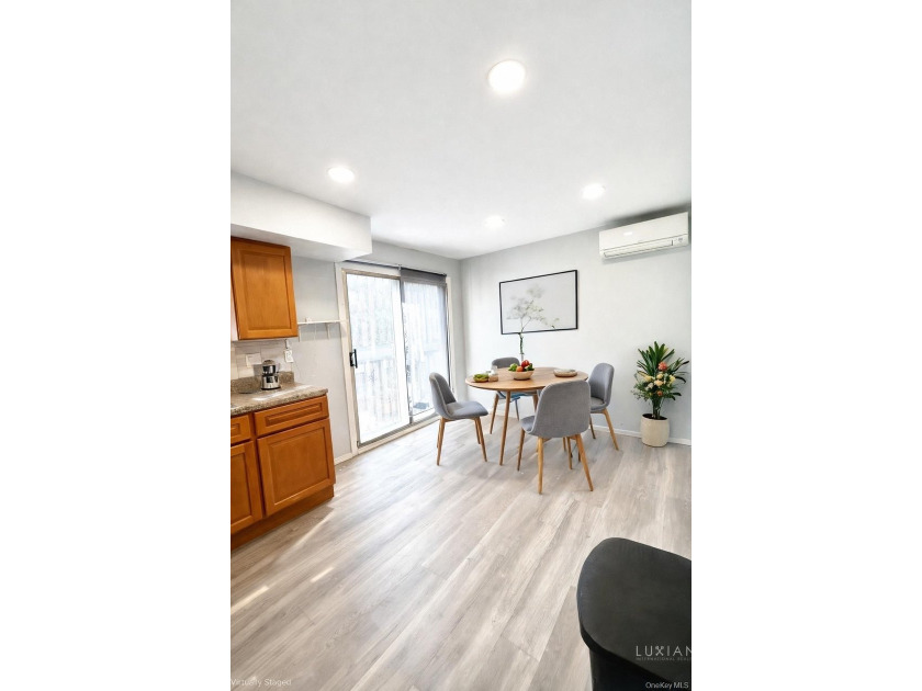 Expansive Brooklyn Home with Dual Dining, Parking Garage &amp; - photo 12
