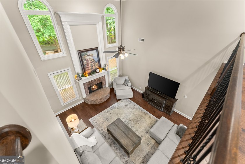 Captivating Remodeled European Retreat in Polo Golf &amp; Country - photo 29