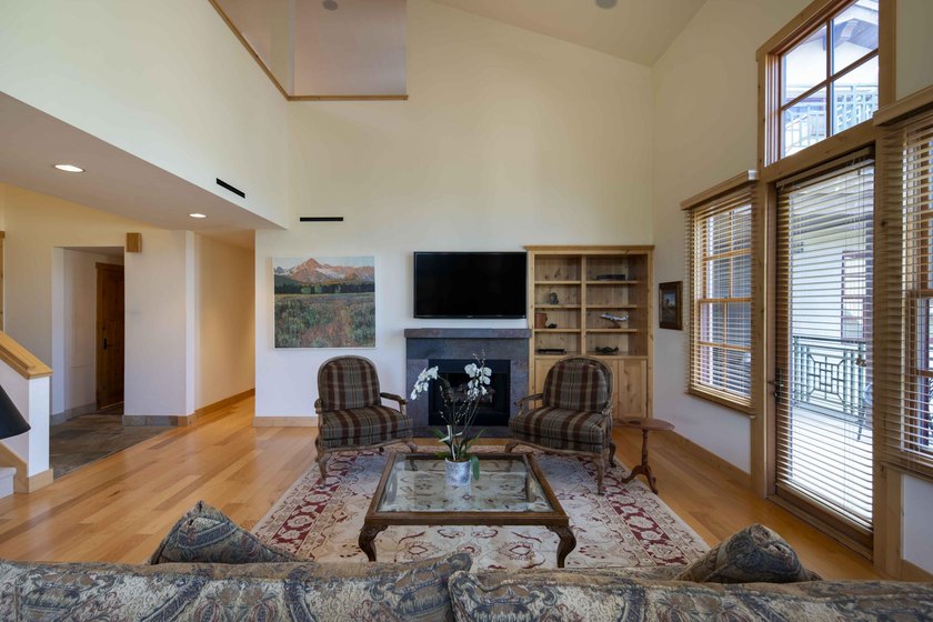 Sun Valley living at its best! This two-story Elkhorn Springs - photo 6