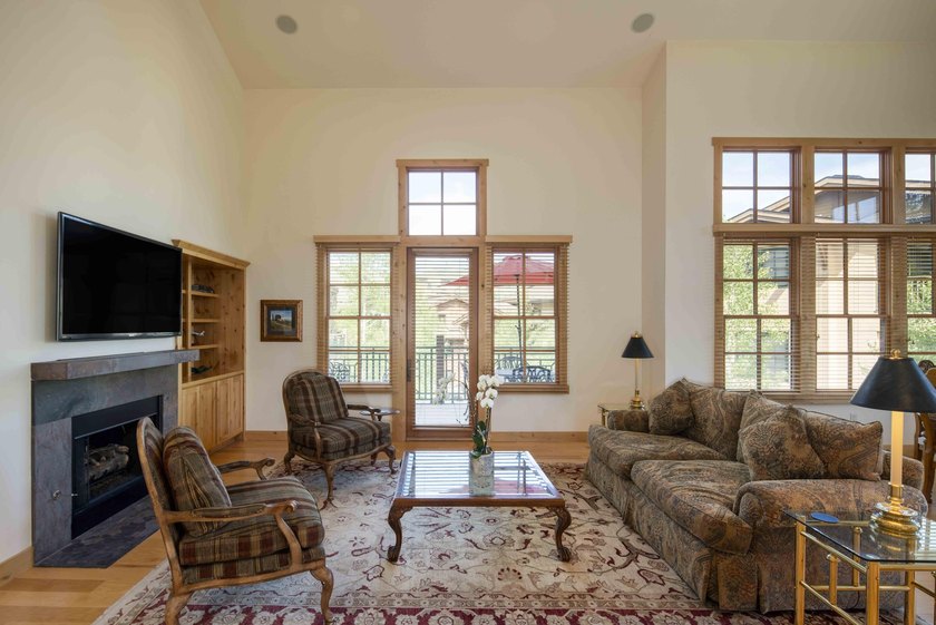 Sun Valley living at its best! This two-story Elkhorn Springs - photo 8