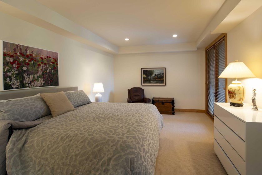 Sun Valley living at its best! This two-story Elkhorn Springs - photo 9