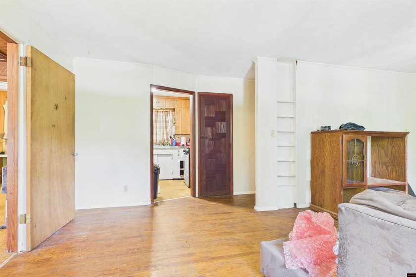 Back on the market at no fault of seller. Buyer was a no show at - photo 8