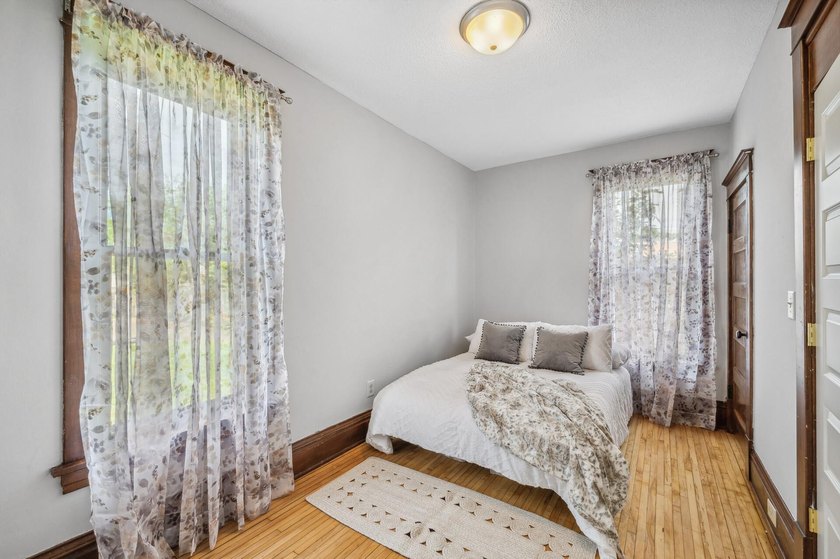 Own a piece of Northeast Minneapolis history. This meticulously - photo 5