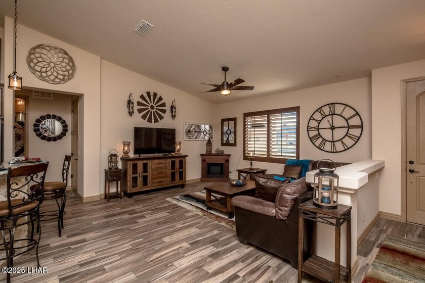 'MODEL HOME ON YOUR LEVEL LOT'. 3400 Square Feet Under Roofes - photo 6