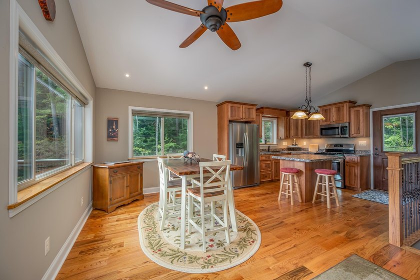 LAKE LANIER HOME WITH WATER ACCESS &amp; VIEWS! Exceptionally well - photo 7