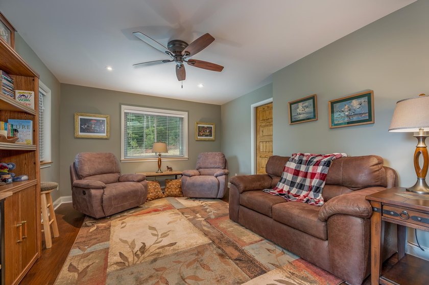 LAKE LANIER HOME WITH WATER ACCESS &amp; VIEWS! Exceptionally well - photo 8