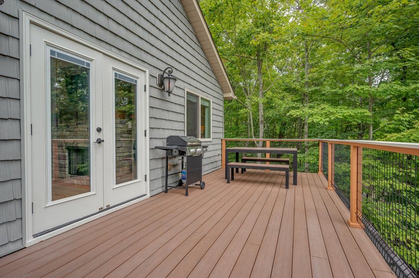 LAKE LANIER HOME WITH WATER ACCESS &amp; VIEWS! Exceptionally well - photo 10