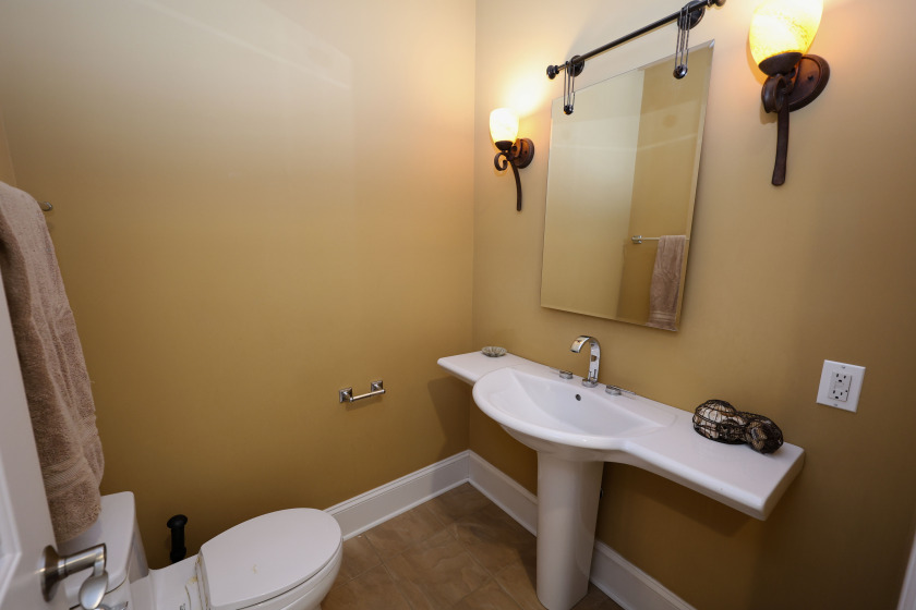 Beautiful Home on Magician Lake! SOLD - photo 13