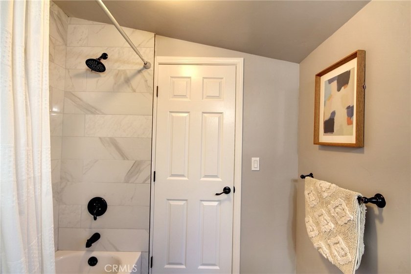 745 Eureka Dr - photo 18