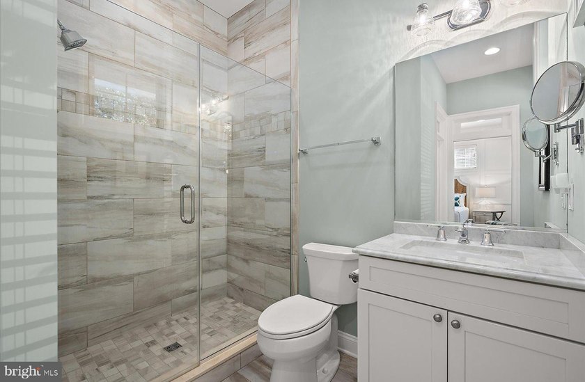 Perfectly positioned in the heart of highly sought-after South - photo 36