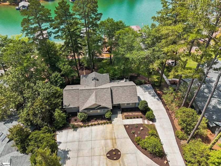 Water front home on beautiful lake Keowee in Keowee Key with - photo 41
