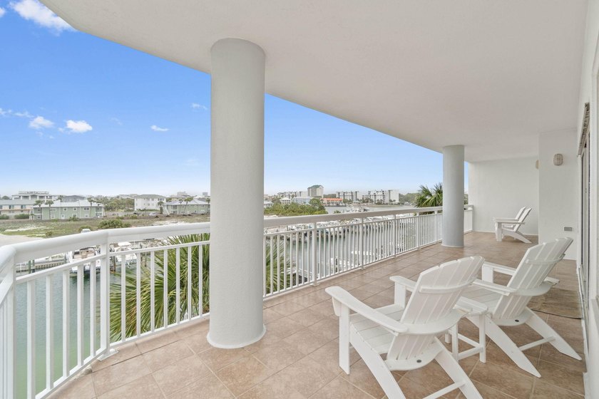 Rare find! Deeded beach access and a private marina waterfront - photo 39