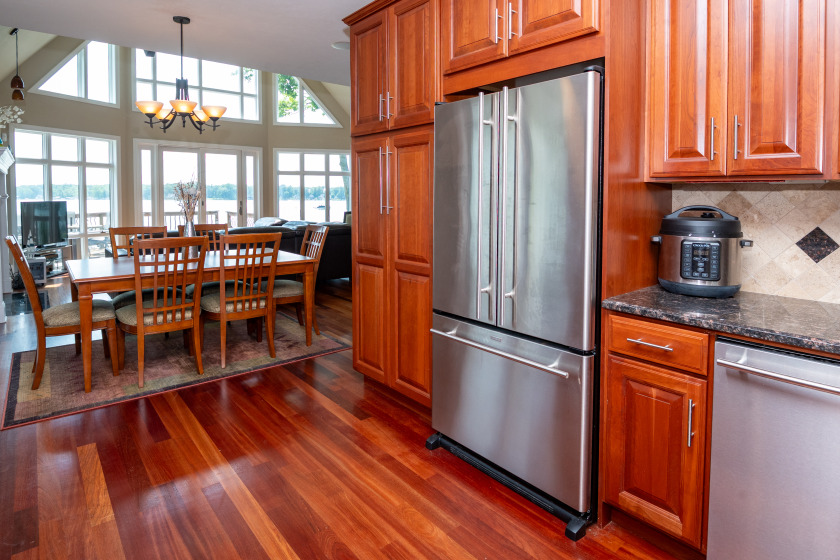 Beautiful Home on Magician Lake! SOLD - photo 2