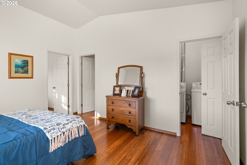 Completely Reimagined Coastal Retreat with Ocean - photo 11