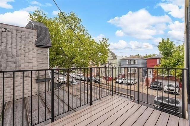 Calling all investors, business owners and house hackers! - photo 16