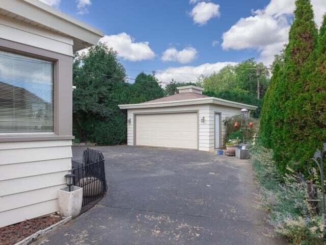 Welcome to this exceptional 3-bed, 3-bath ranch inspired by - photo 22