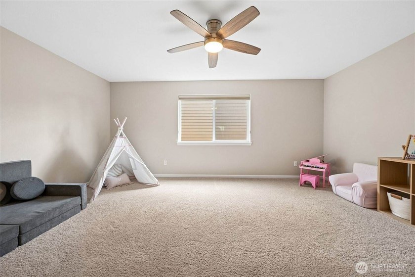 Welcome home to Evergreen Heights! Meticulously maintained and - photo 22