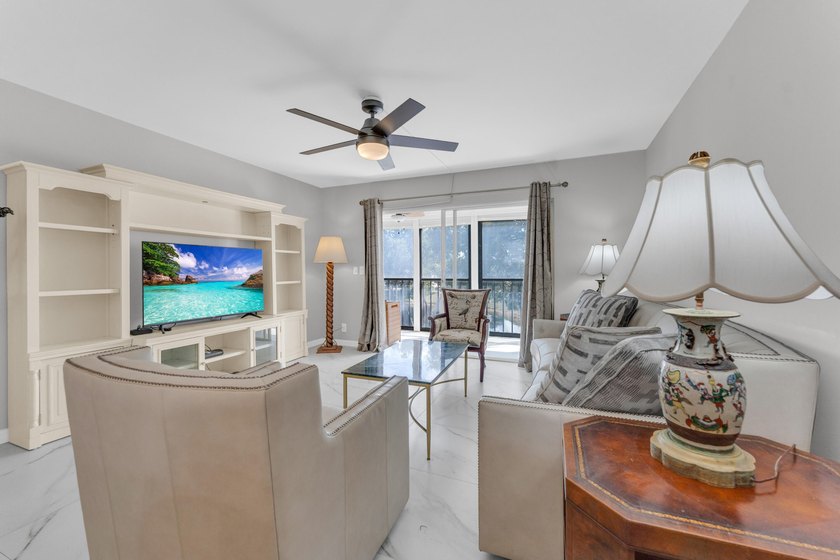 Stunning condo with pond and lake view. Enter to this beautifull - photo 16