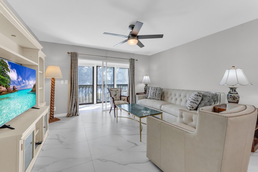 Stunning condo with pond and lake view. Enter to this beautifull - photo 22